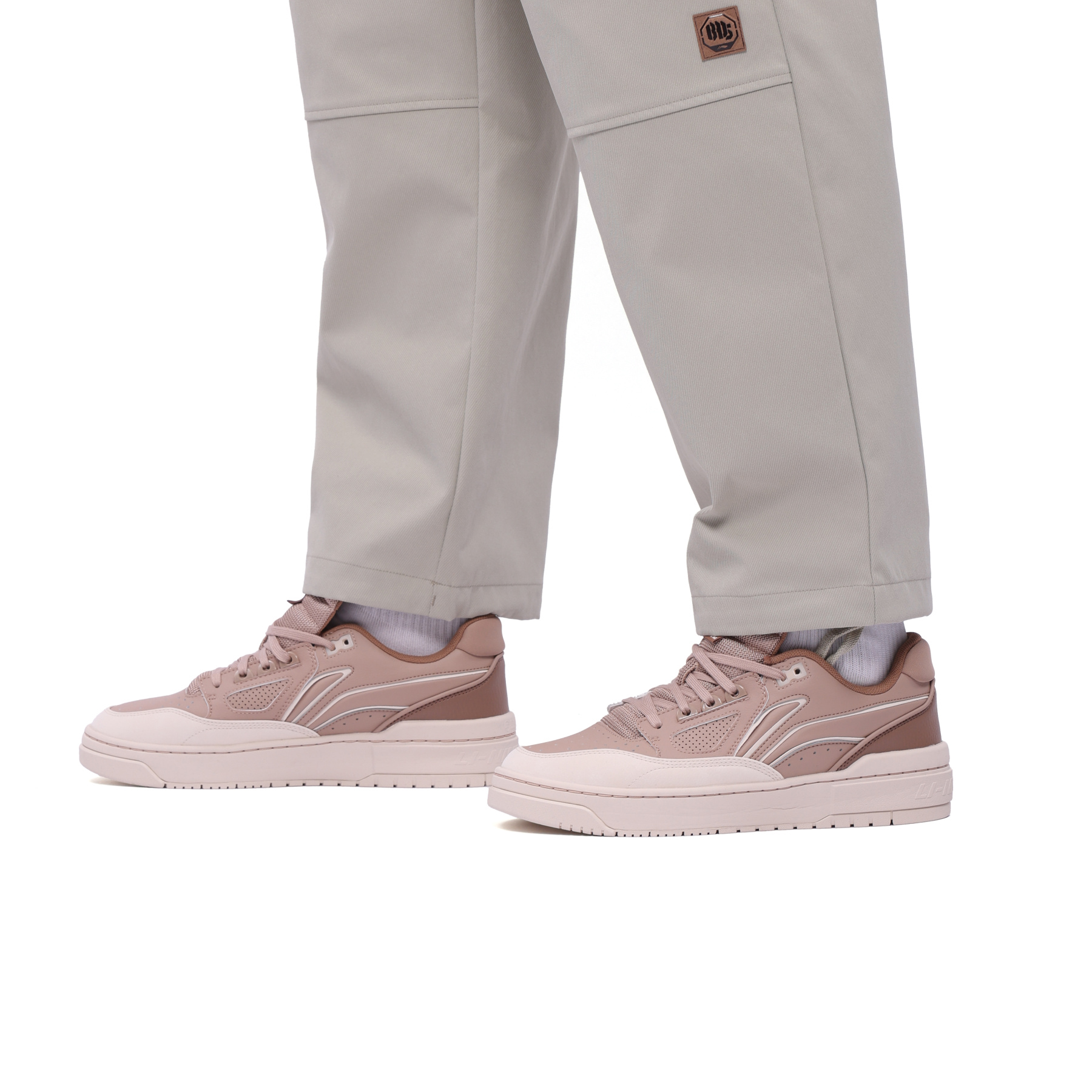 AYKW225-1 Брюки спортивные Badfive Culture хаки